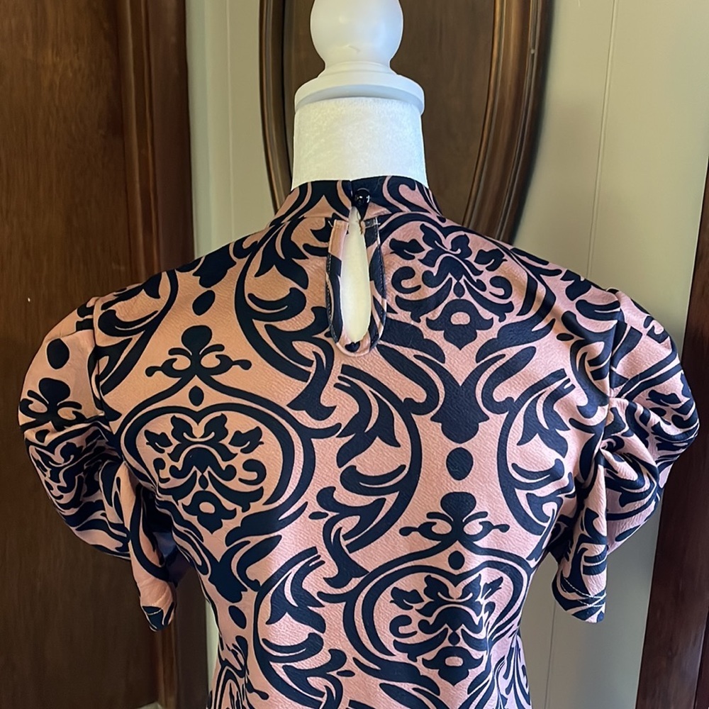 SHEIN black and gold bodysuit - Picture 5 of 7